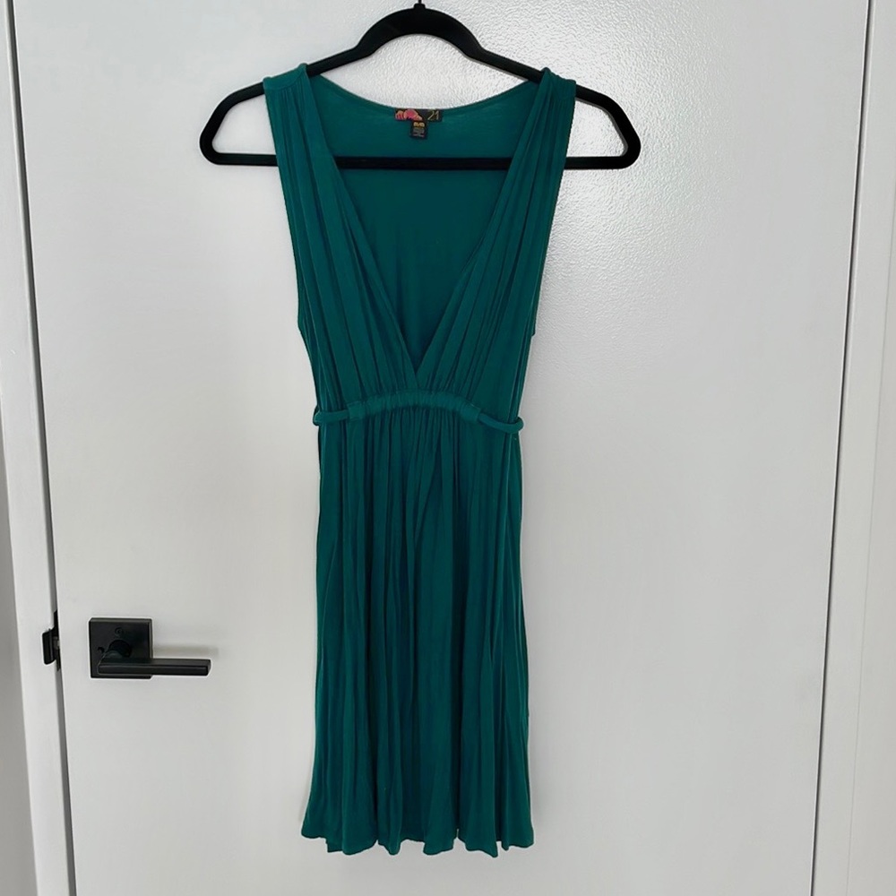 Deep v-neck summer dress